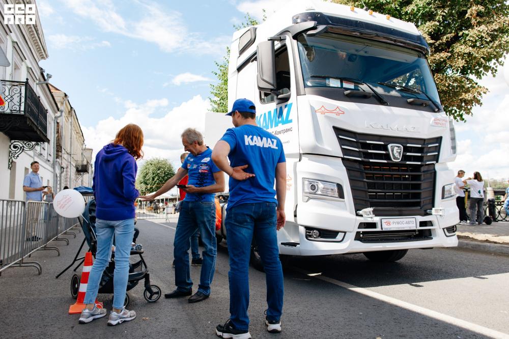 КАМАЗ от РУМОС-Комтранс принял участие в праздновании 887 годовщины Столицы Верхневолжья
