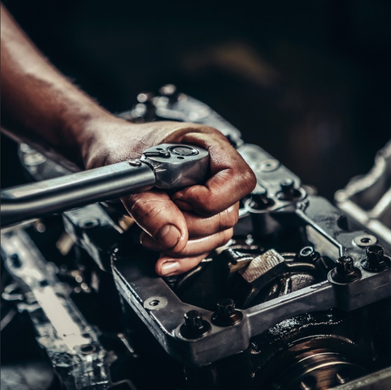 Слесарный ремонт автомобиля