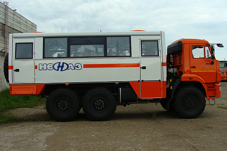 Вахтовый автобус НЕФАЗ-4208-24